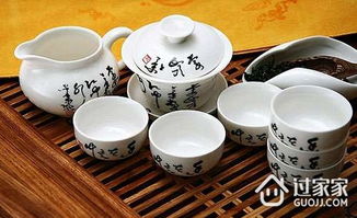 白瓷茶具与骨瓷茶具对比 哪个更适合你的茶席？